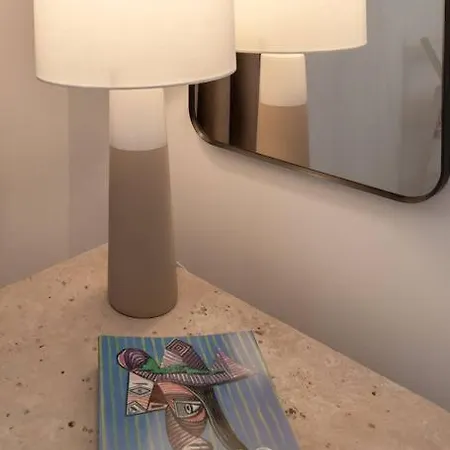 Apartment A1 2bdr Modern Chic Flat Ac 3min From Sandy Beaches *