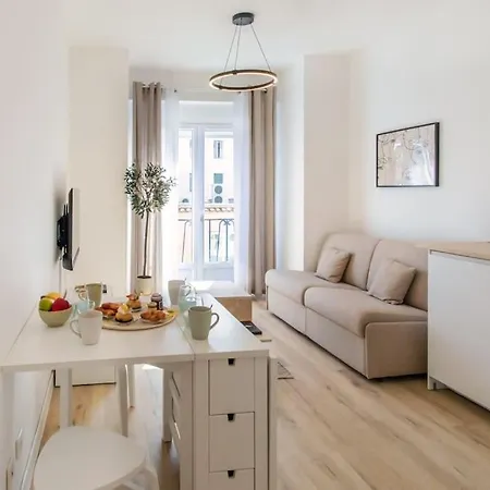 A1 2bdr Modern Chic Flat Ac 3min From Sandy Beaches Αντίμπ