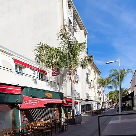A1 2bdr Modern Chic Flat Ac 3min From Sandy Beaches Apartment